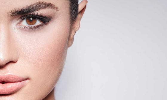 The Browery Augenbrauen und Wimpern Service bei Ludwig Beck